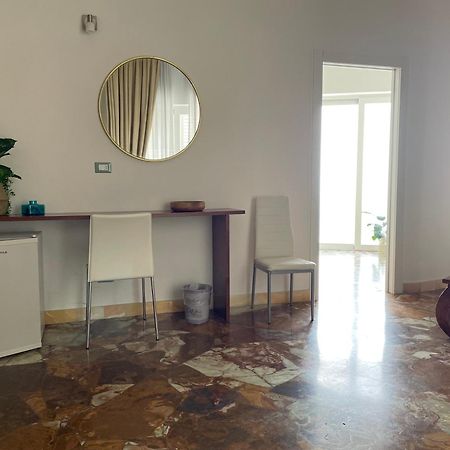 Hotel Il Giardino Di Flora Con Piscina à Lecce Extérieur photo