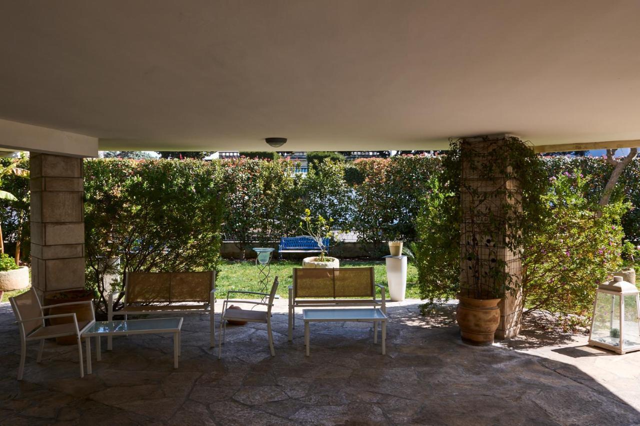 Hotel Il Giardino Di Flora Con Piscina à Lecce Extérieur photo