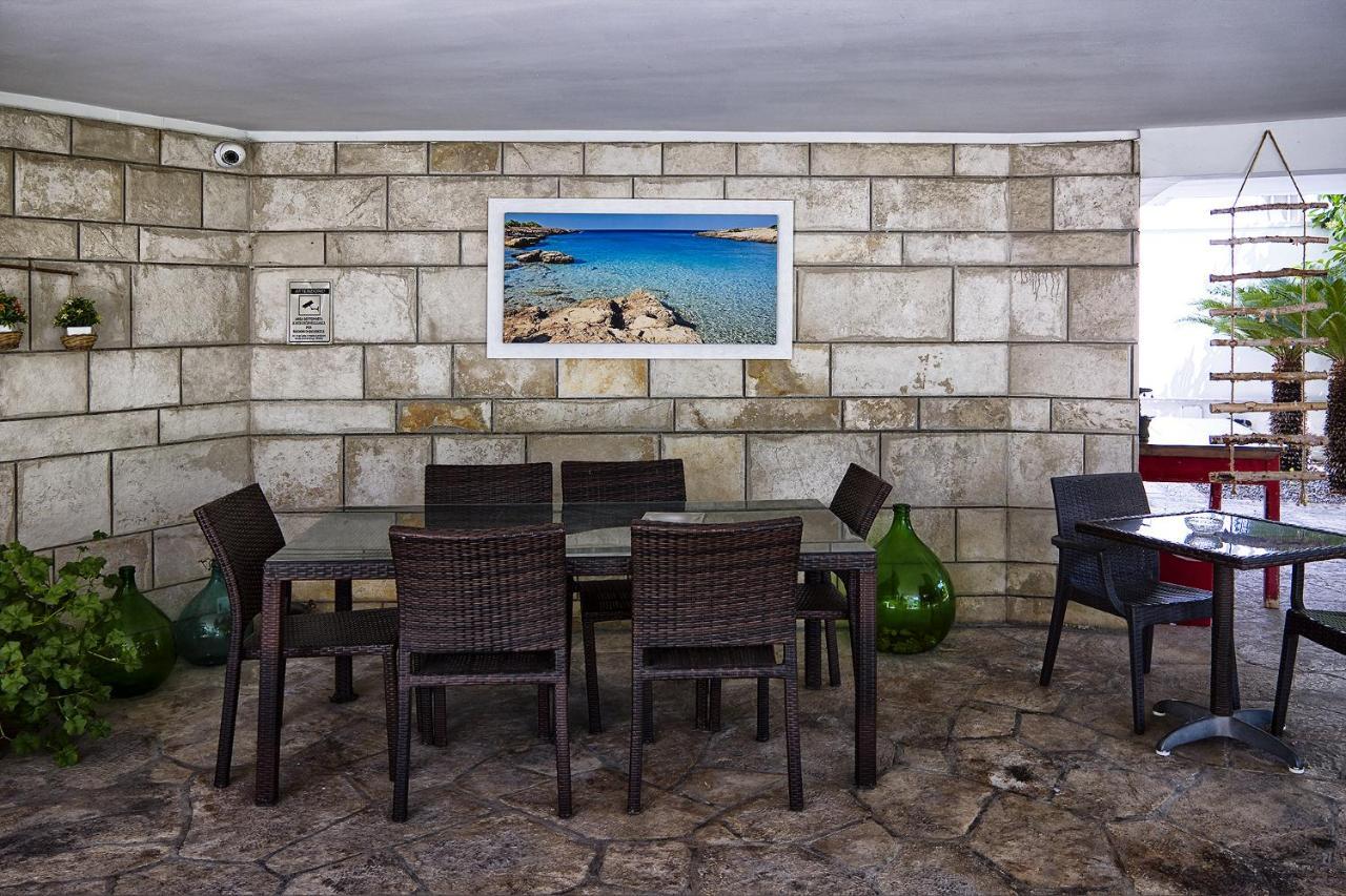Hotel Il Giardino Di Flora Con Piscina à Lecce Extérieur photo