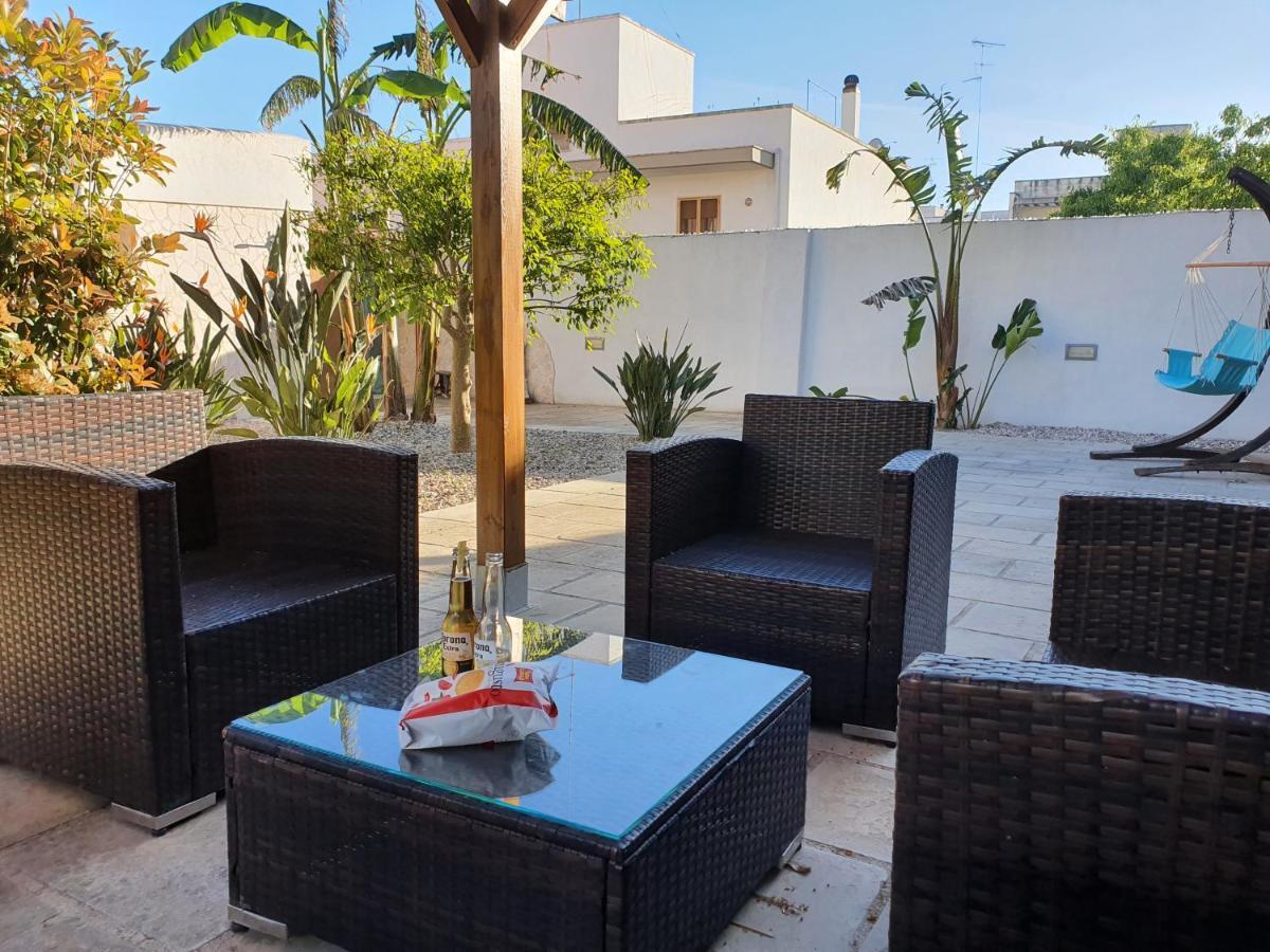 Hotel Il Giardino Di Flora Con Piscina à Lecce Extérieur photo