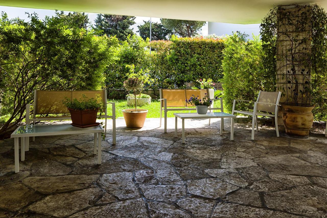 Hotel Il Giardino Di Flora Con Piscina à Lecce Extérieur photo