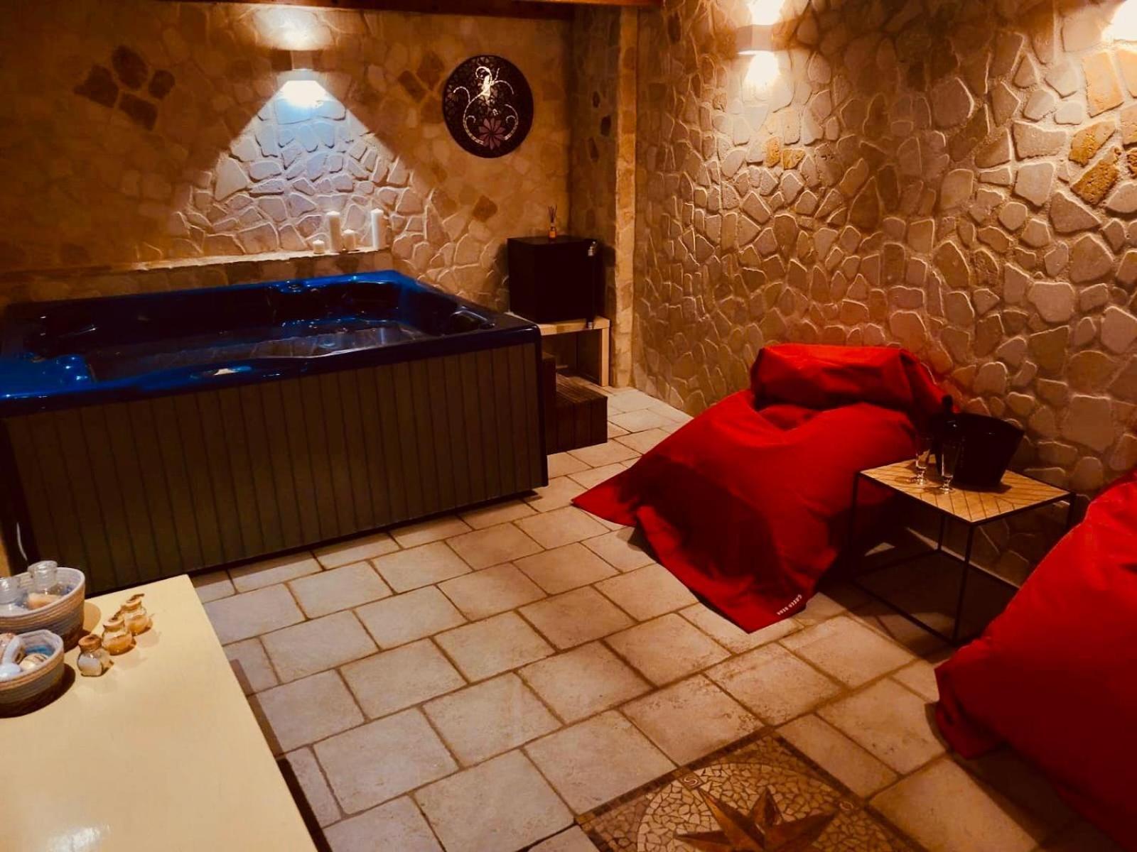 Hotel Il Giardino Di Flora Con Piscina à Lecce Extérieur photo