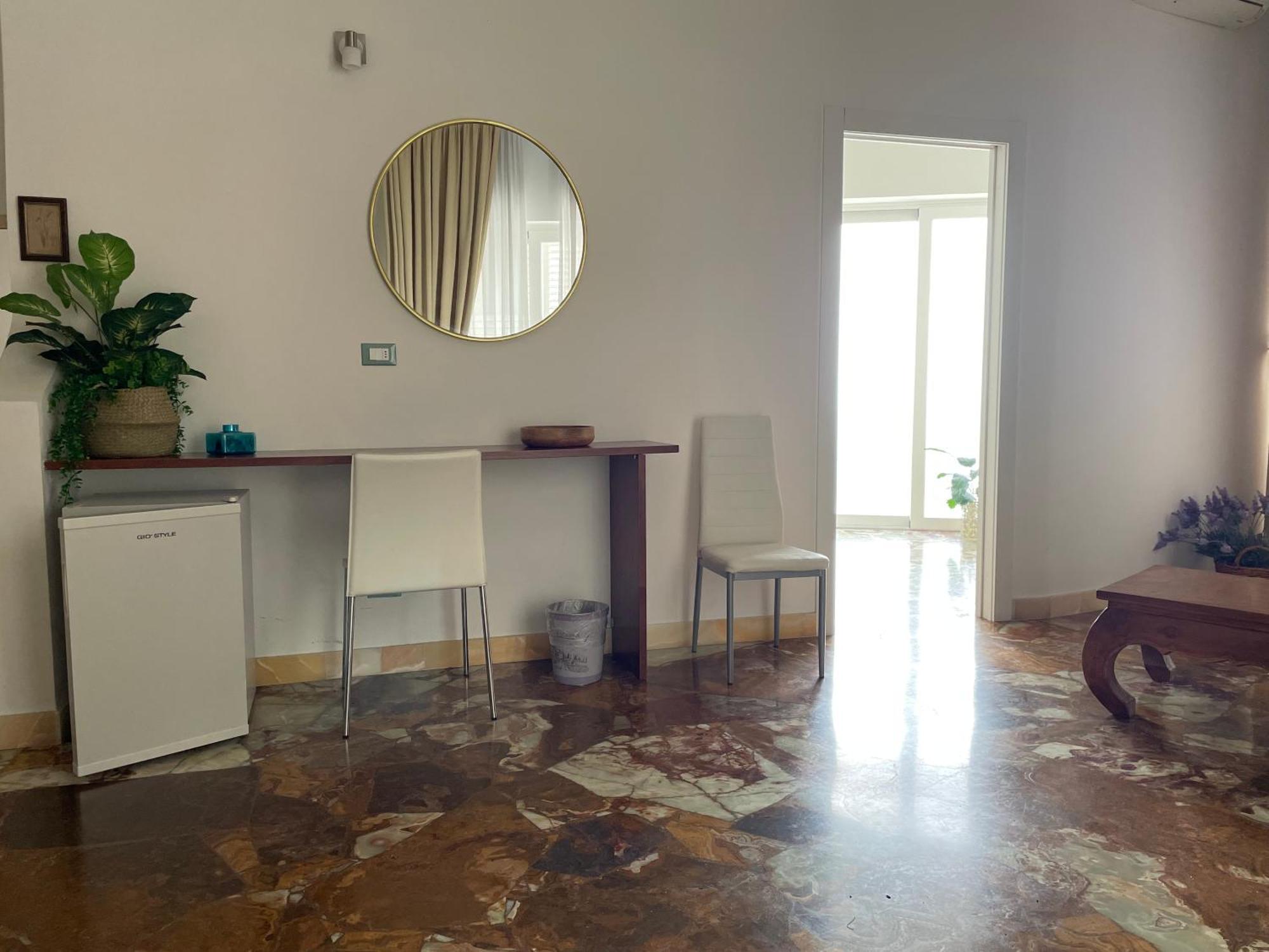 Hotel Il Giardino Di Flora Con Piscina à Lecce Extérieur photo