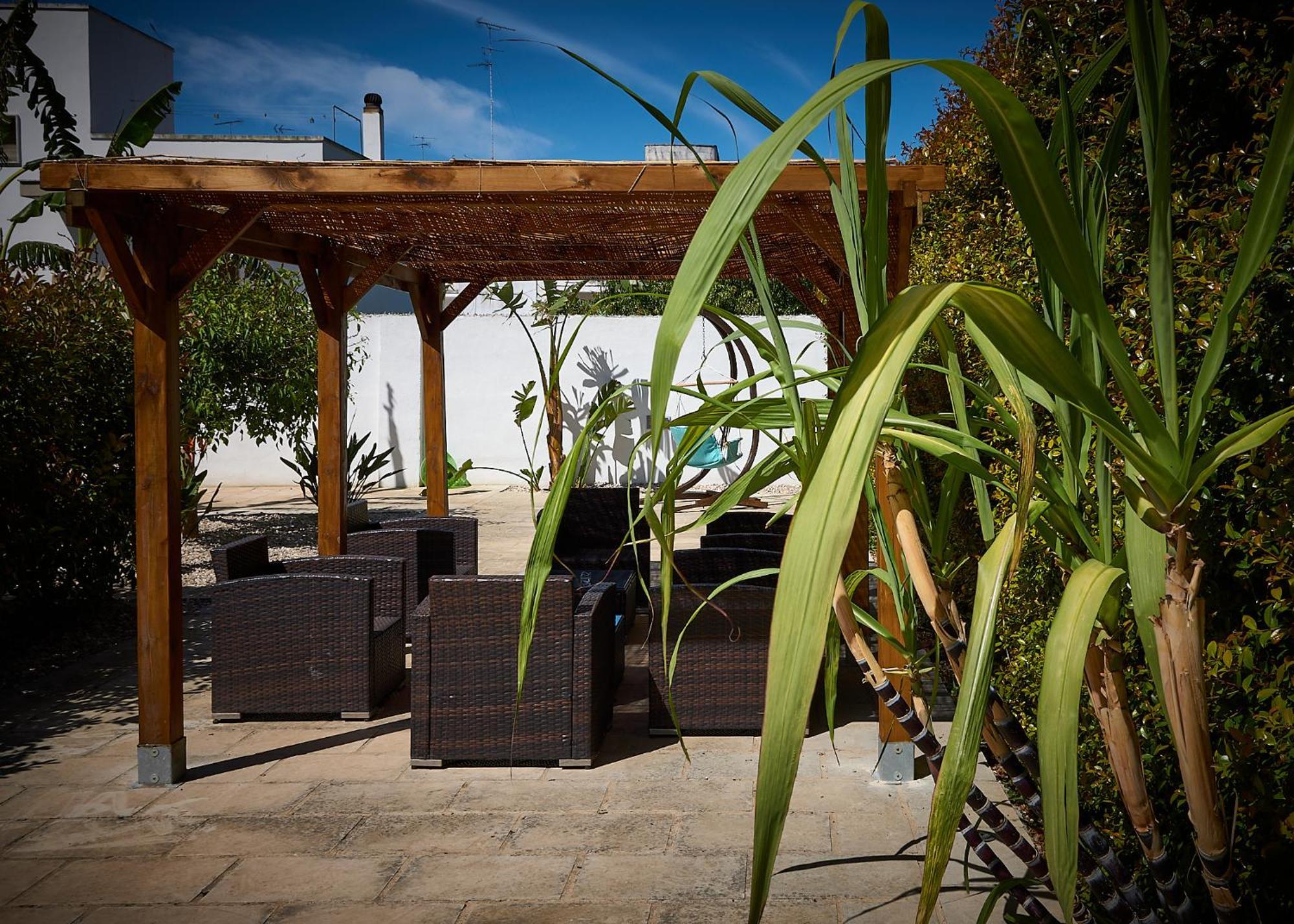Hotel Il Giardino Di Flora Con Piscina à Lecce Extérieur photo