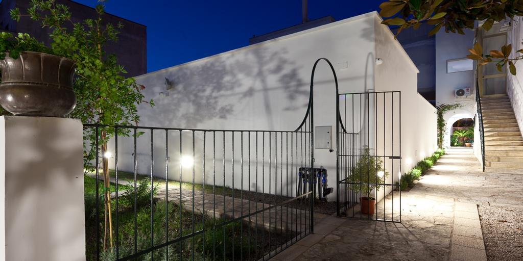 Hotel Il Giardino Di Flora Con Piscina à Lecce Extérieur photo